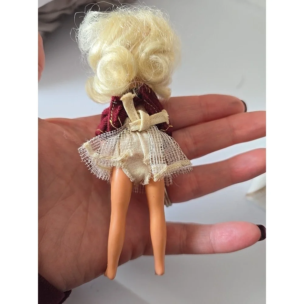 Vtg 1960s Blue Eyes Blonde Hair in Top & Skirt Movable‎ Uneeda Tiny Teen Doll